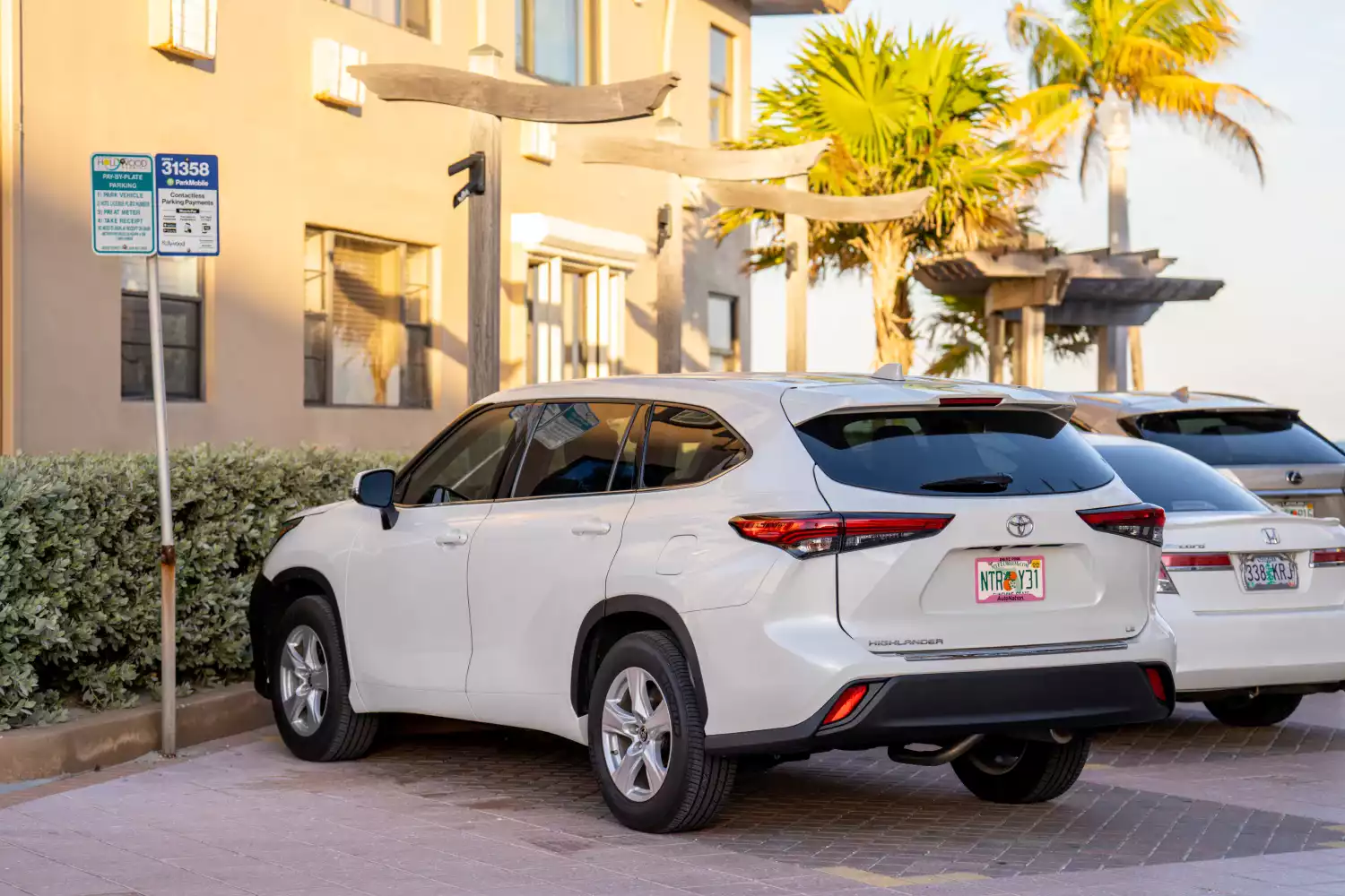 Toyota Highlander car trash can